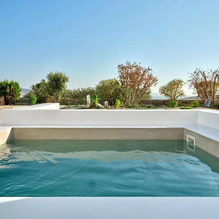 Cozy Hideaway With Private Jacuzzi